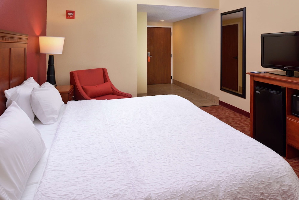 Hampton Inn Columbus East - photo 13