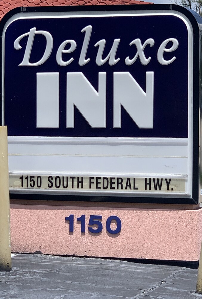 Deluxe Inn - photo 17
