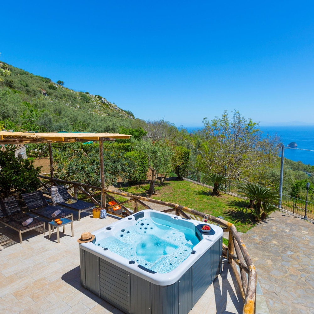 Villa Ambra in Massa Lubrense — 4-Star Luxury Hotel in Massa Lubrense, Italy