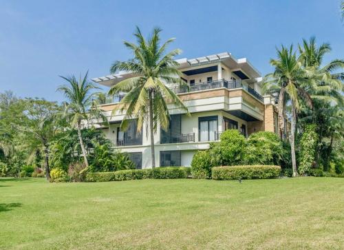 3BR CASA Blanc in Beachfront Laguna PHUKET Walk to Beach — 4-Star Luxury Hotel in Phuket, Thailand