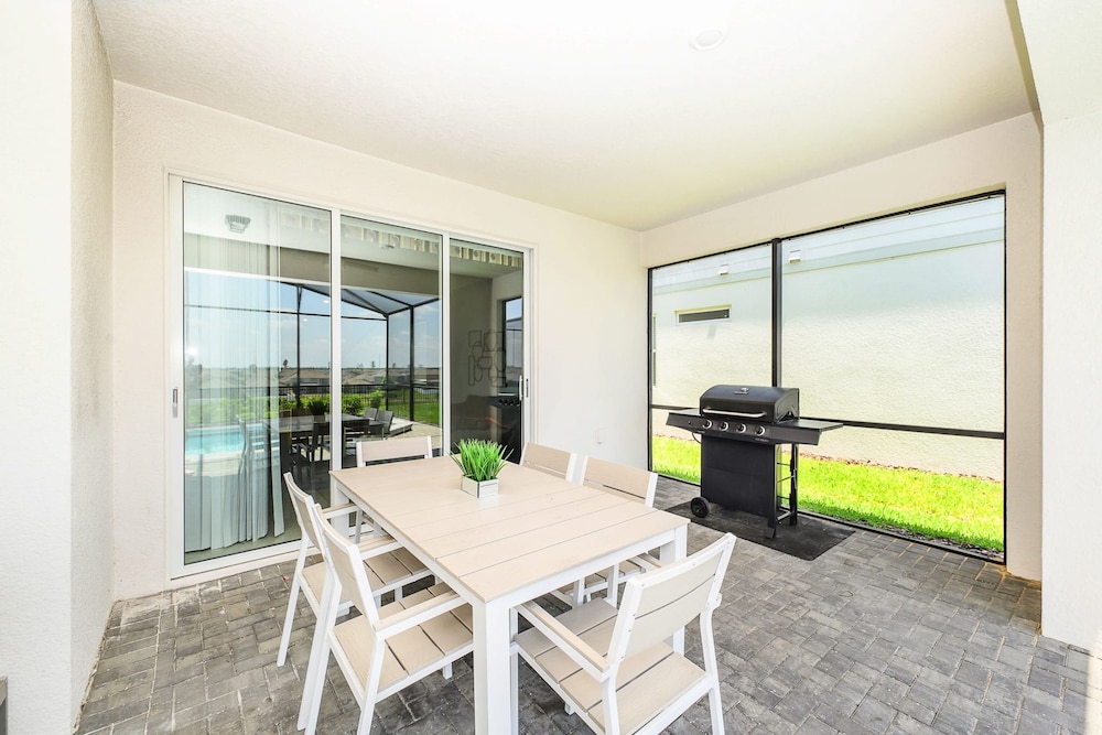 Upstay Windsor Island Resort Home w Pool Spa BBQ - photo 11