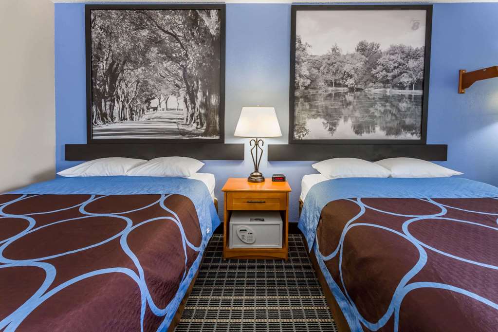Super 8 by Wyndham Iowa City Coralville - photo 7