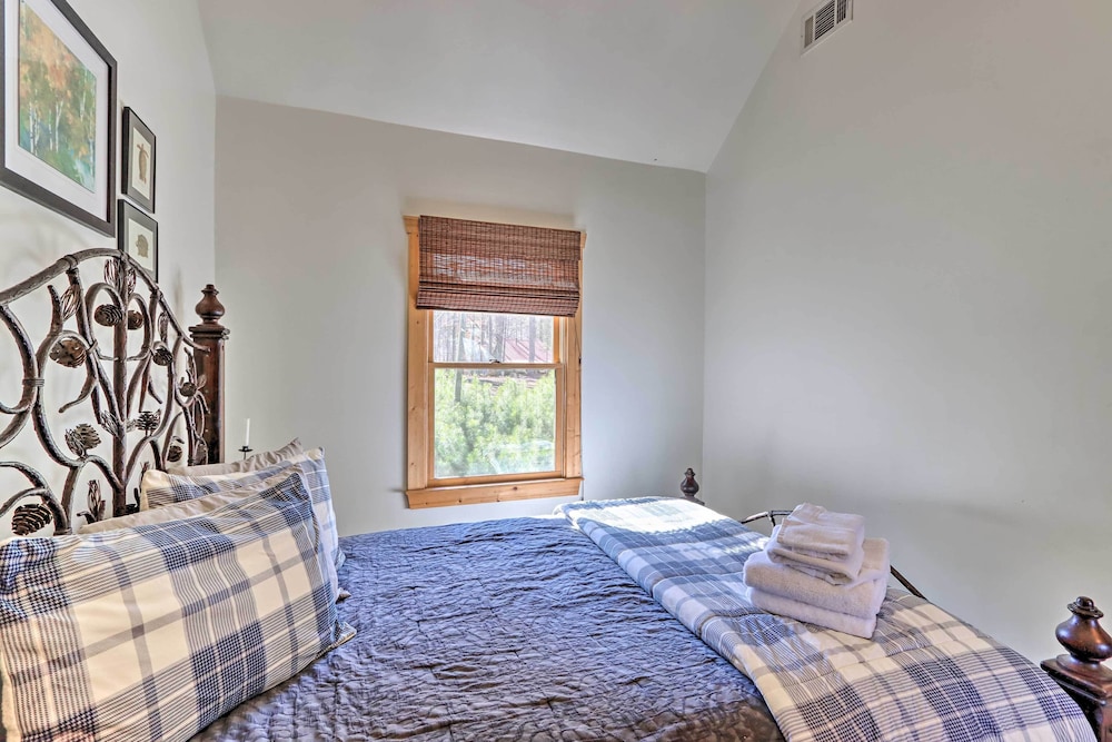 Spacious Ellijay Resort Home w Hot Tub - photo 14