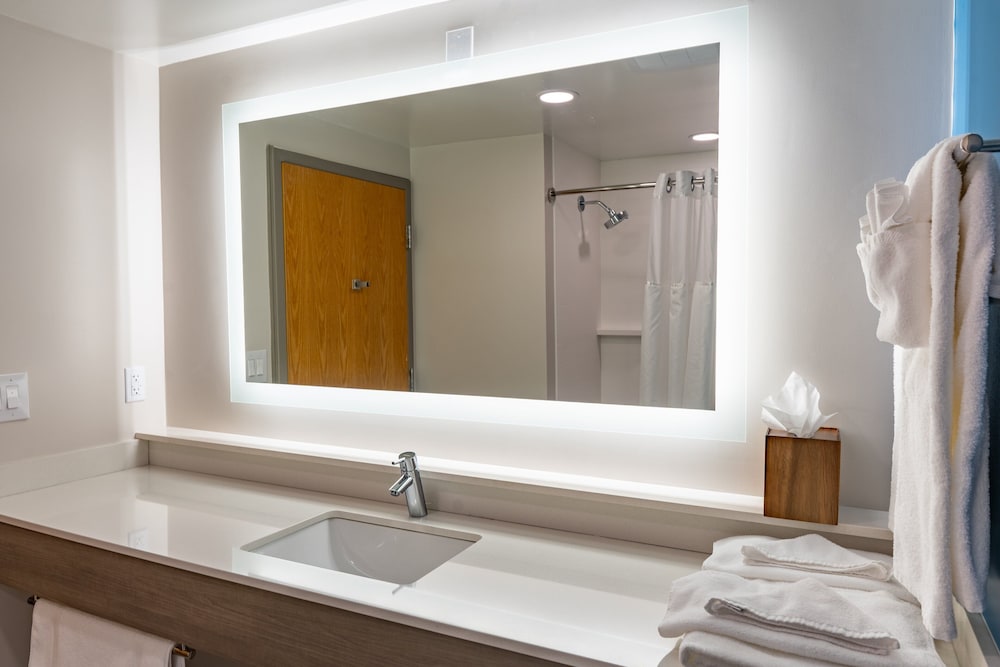 Holiday Inn Express Hotel & Suites Carneys Point by IHG - photo 22