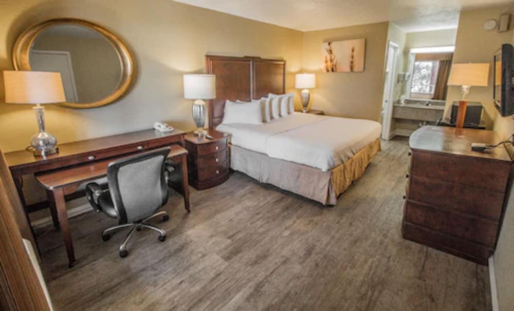 Days Inn by Wyndham Fort Walton Beach - photo 6