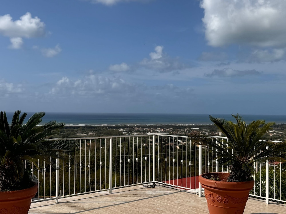 Lepinedevistamare in Pozzuoli, Italy