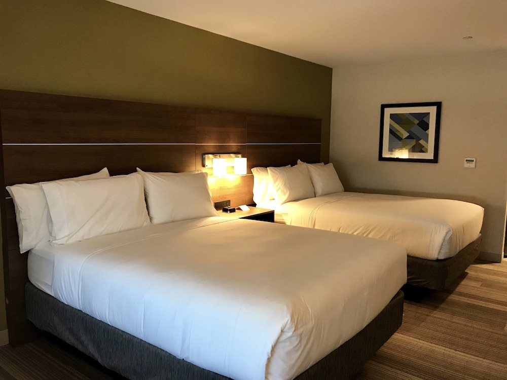 Holiday Inn Express & Suites Pasadena Los Angeles by IHG - photo 25