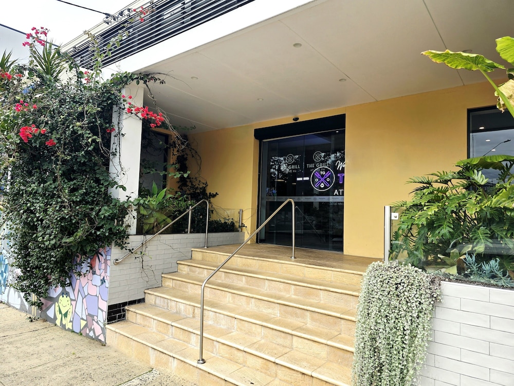 Panania Hotel — hotel in Panania