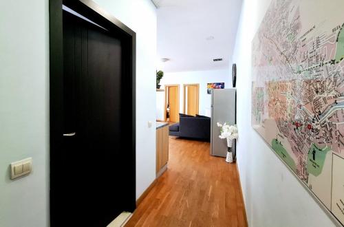 City Center 2BDR Apartment near Rustaveli Av