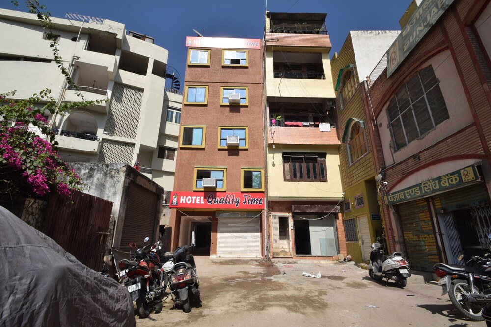 Hotel Quality Time - carbon neutral hotel in Udaipur