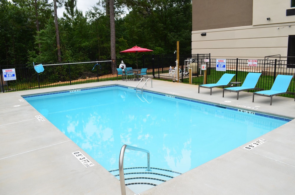 Holiday Inn Express Madison by IHG - photo 41