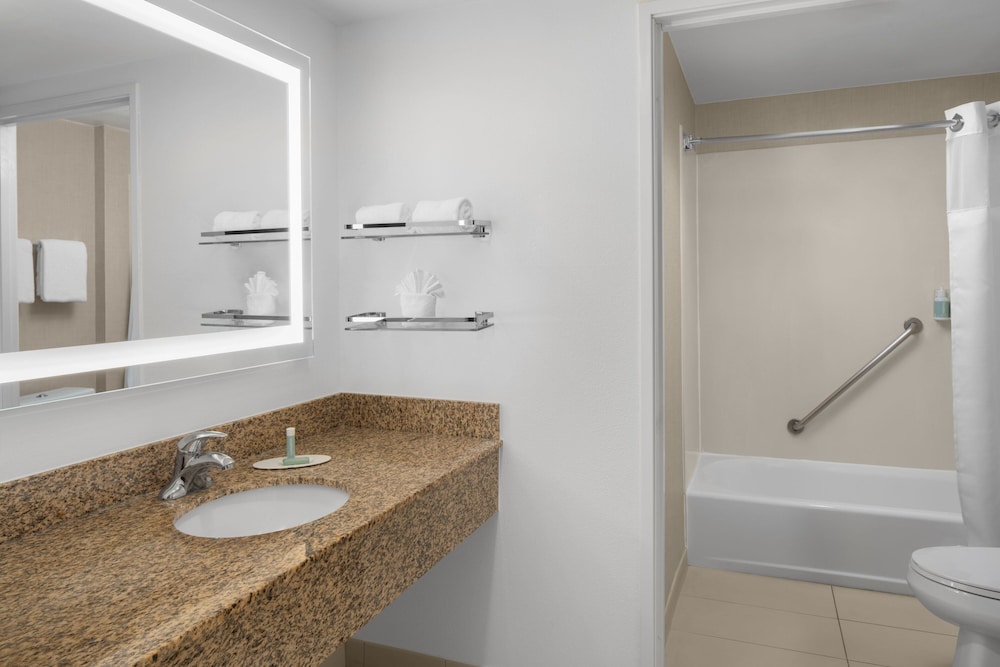 Residence Inn By Marriott Santa Clarita Valencia - photo 20