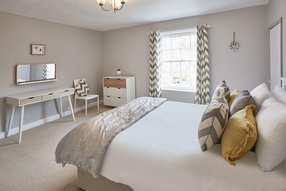 Host Stay Princess Place Townhouse