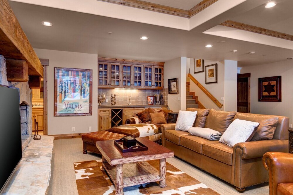 Abode at the Talon - featured photo