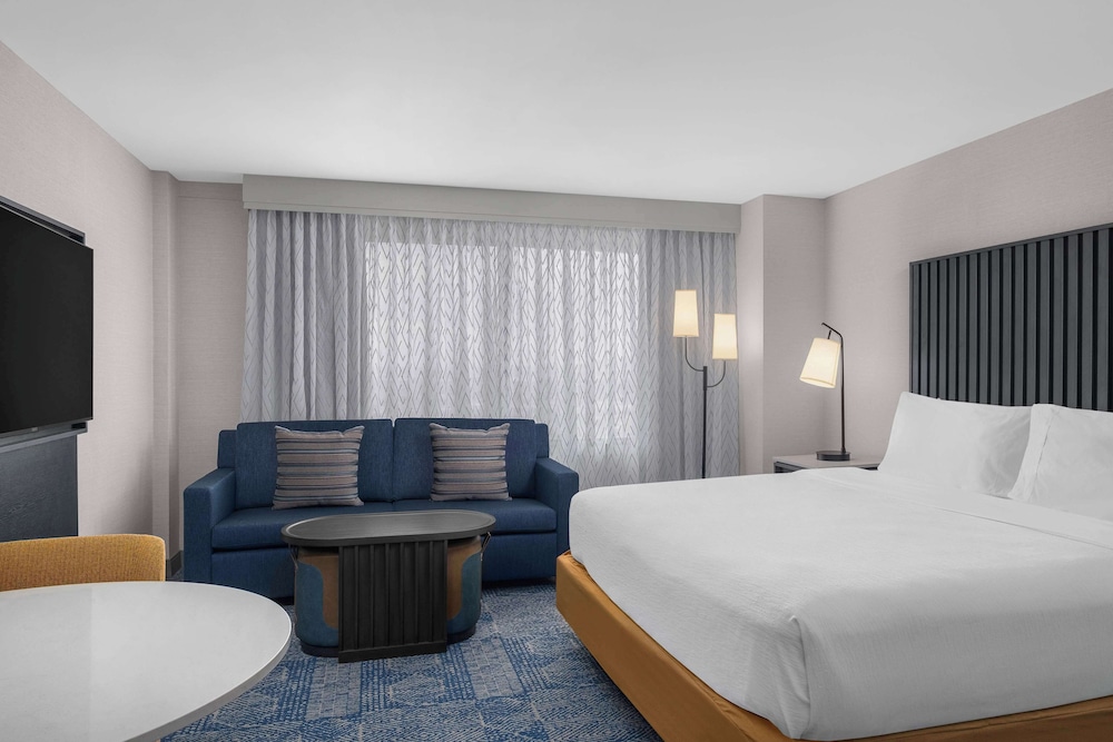 Embassy Suites by Hilton El Paso - photo 14