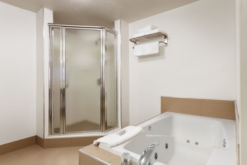 Hilton Garden Inn Shelton - photo 19