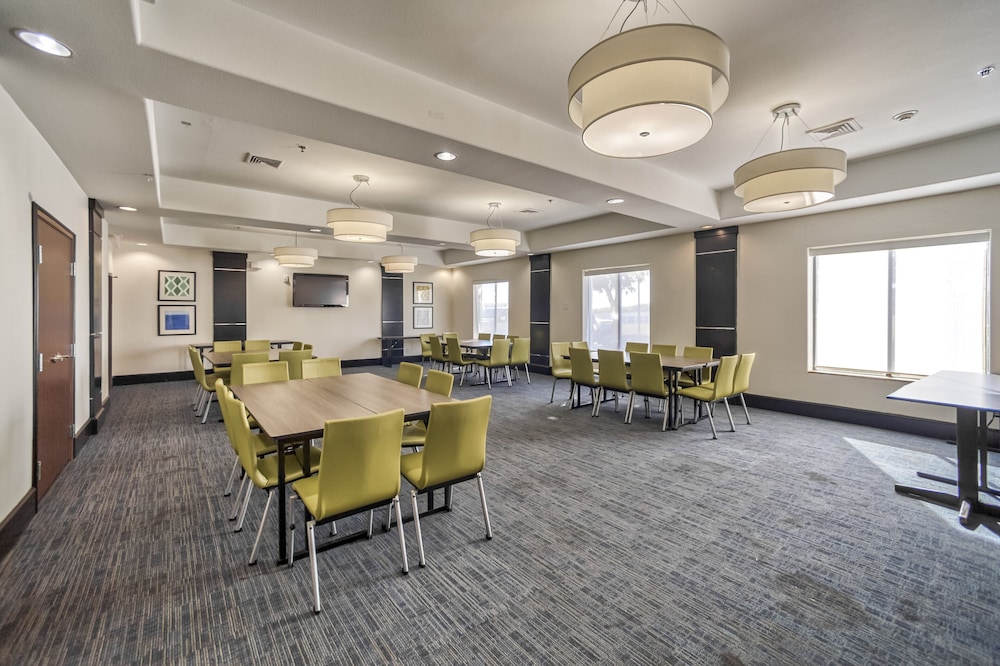 Holiday Inn Express Suites Beeville by IHG - photo 46