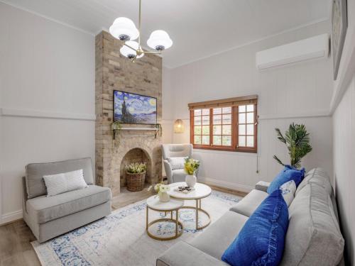 Charming 3BR Inner City Haven Highgate Hill — Brisbane — photo 2