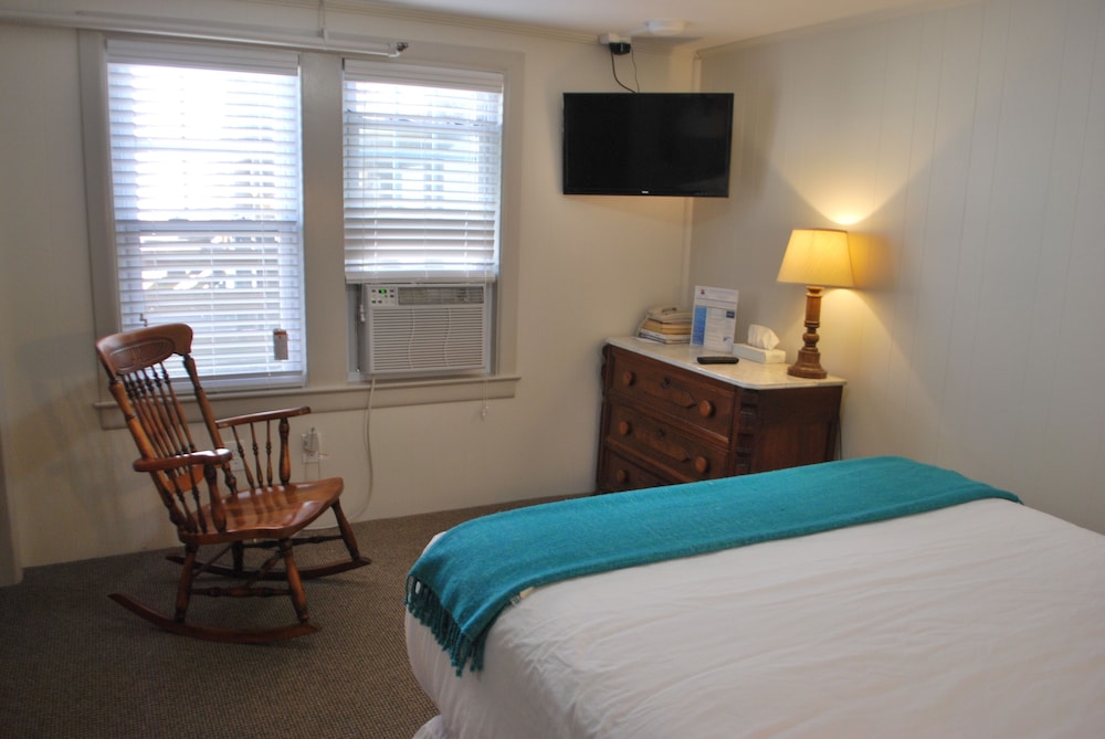 Lankford Hotel and Lodge - photo 30