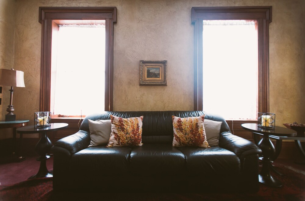 The Mount Vernon Inn - photo 3