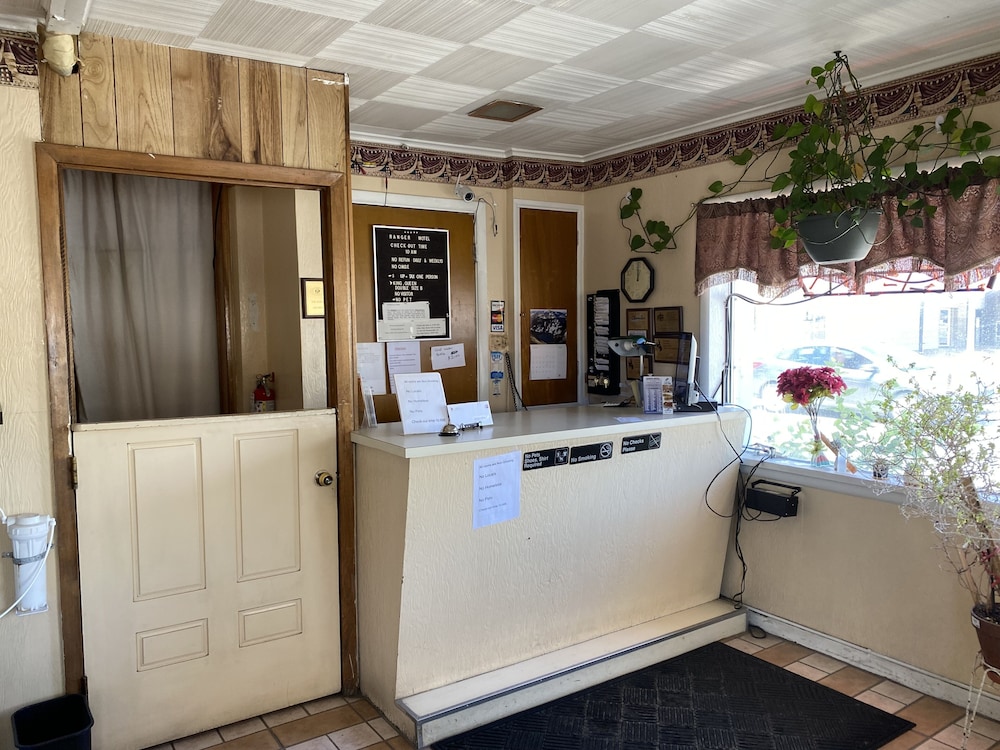 Ranger Motel - photo 3
