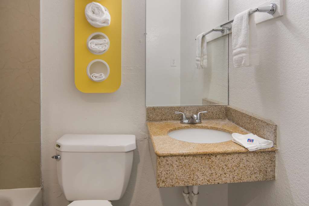 Motel 6 Fort Worth TX Seminary - photo 21