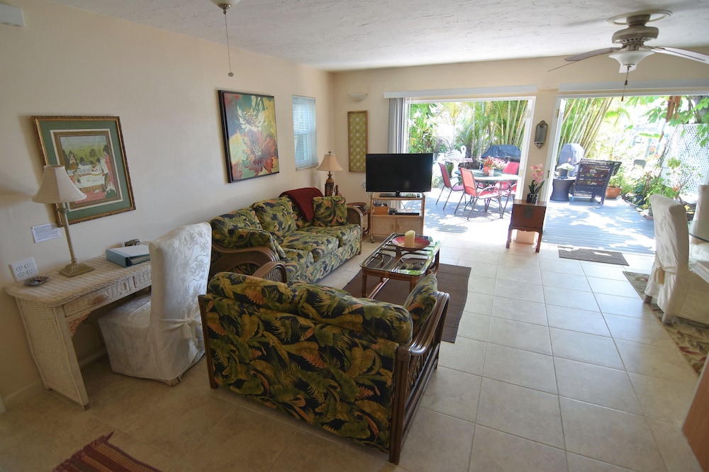 Oasis at John's Pass Madeira Beach - photo 30