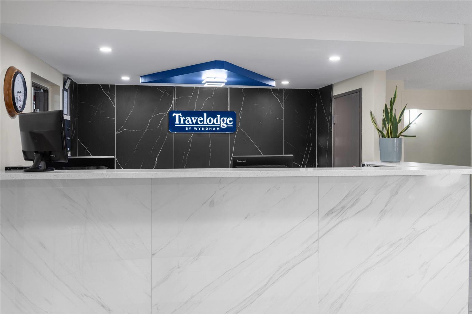 Travelodge by Wyndham Fargo West Acres - photo 3