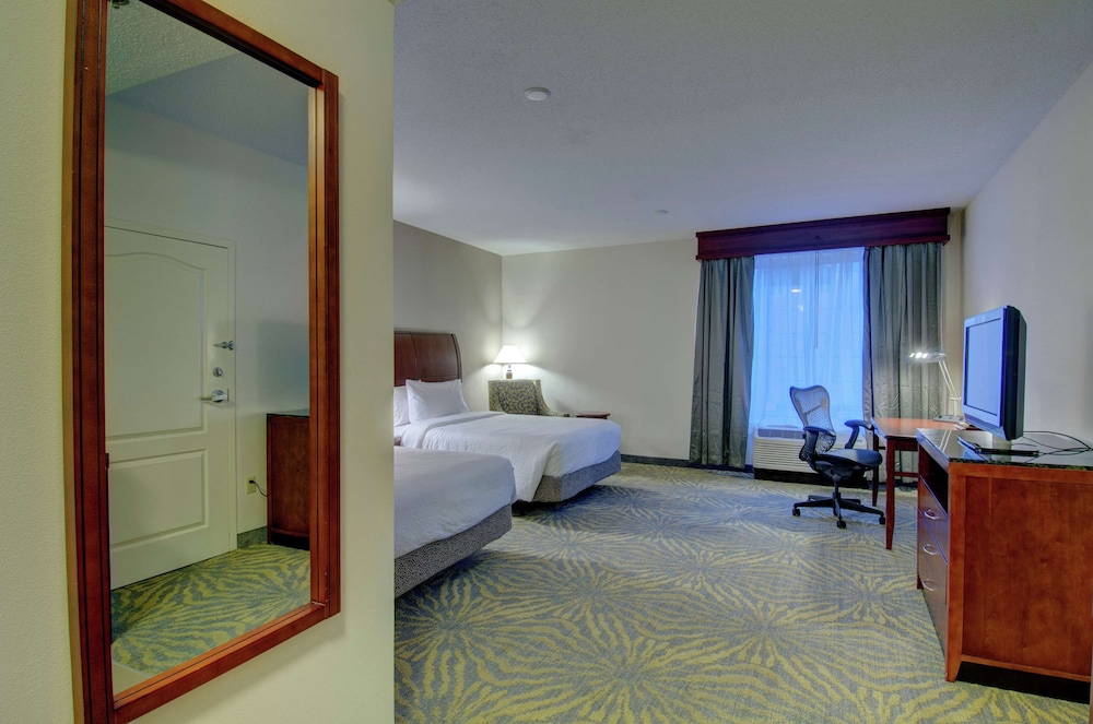 Hilton Garden Inn Norwalk - photo 20