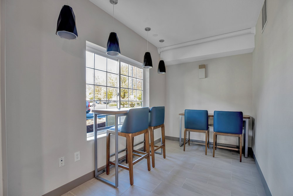 Holiday Inn Express Hotel & Suites Portland Jantzen Beach by IHG - photo 107