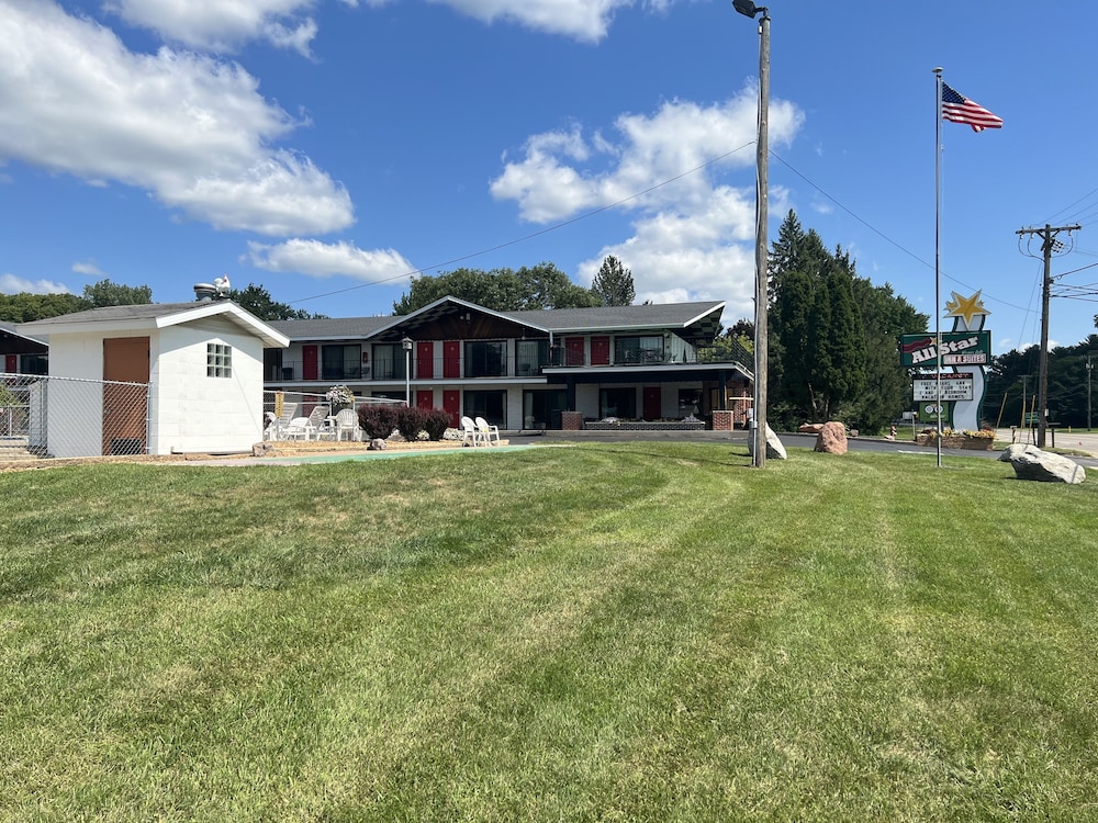All Star Inn & Suites - photo 423