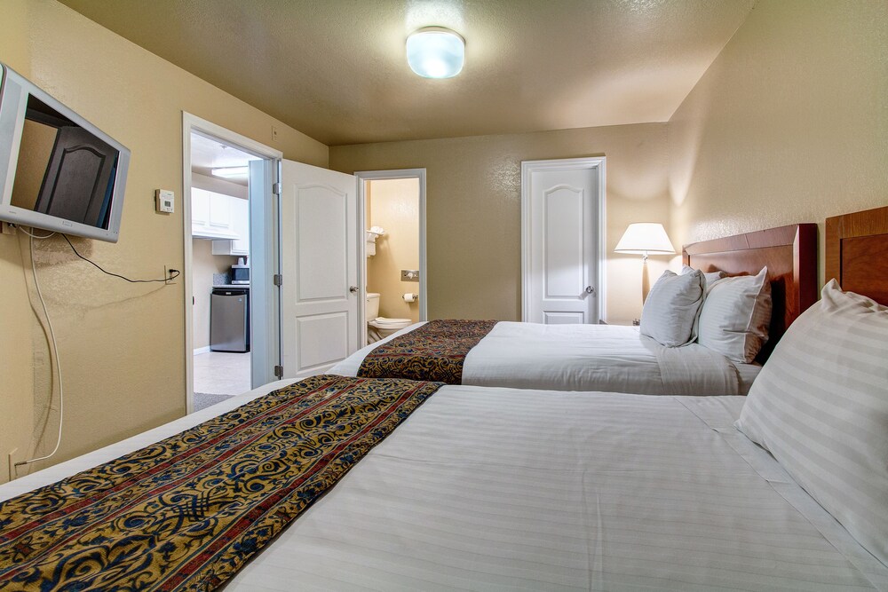 The Rita Suites - photo 8