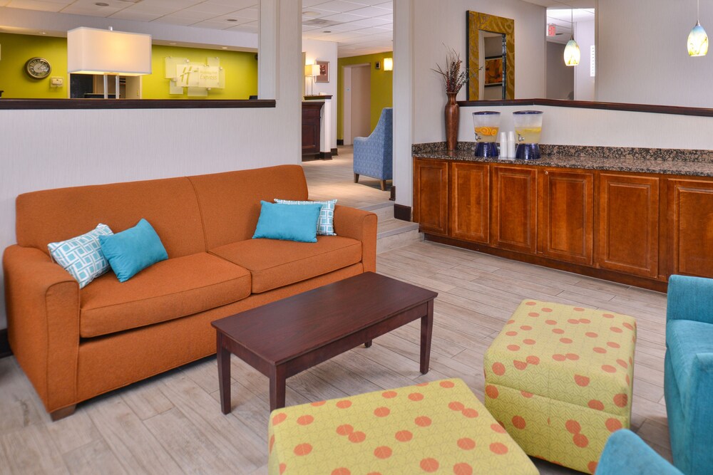 Holiday Inn Express & Suites Central Omaha by IHG - photo 29
