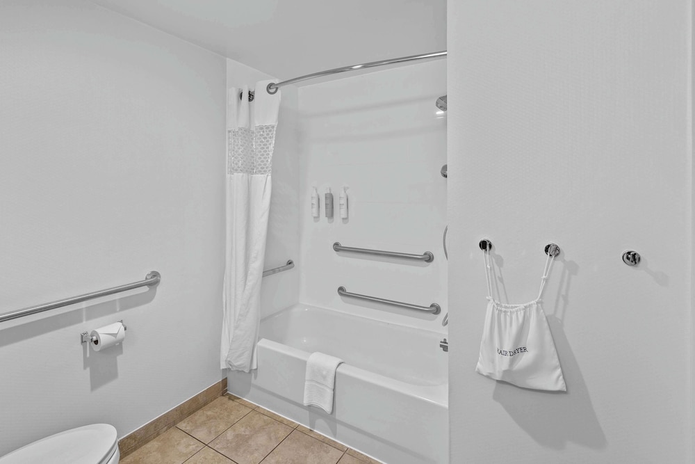 Hampton Inn Atlanta Woodstock - photo 21