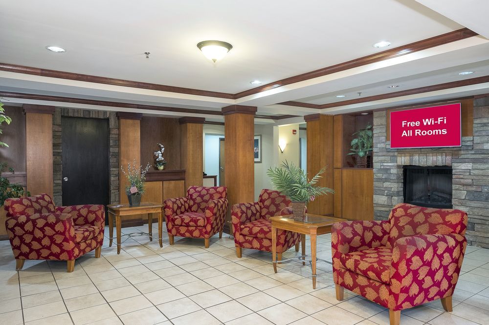 Cedar Rapids Inn - photo 36