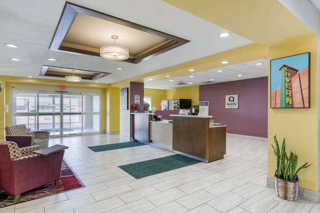 Quality Inn & Suites Carlsbad Caverns Area - photo 3