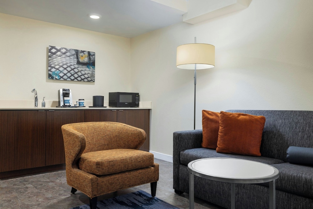 Fairfield by Marriott Inn & Suites Herndon Reston - photo 14