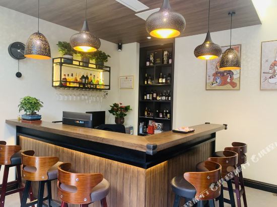 Huami Inn - carbon neutral hotel in Unknown City