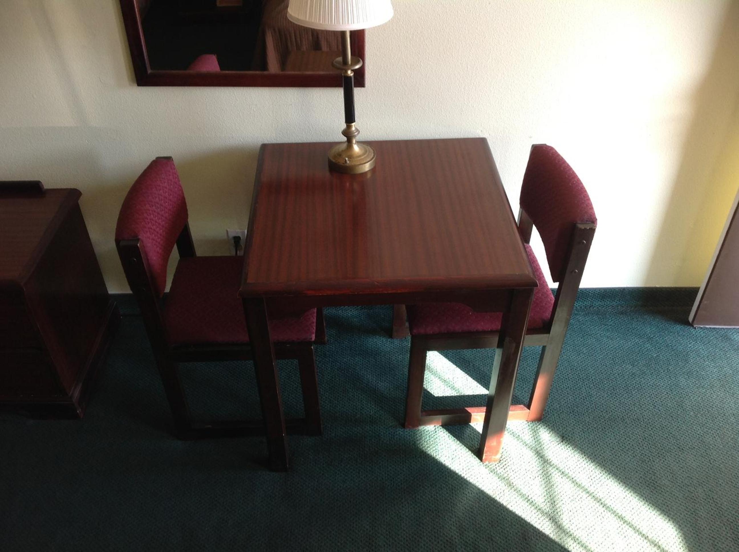 Howard Johnson by Wyndham Grand Prairie Near Lone Star Park - photo 44