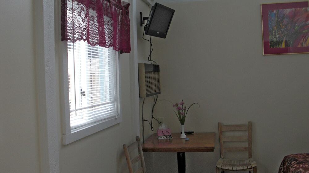 The Windswept Inn - photo 21