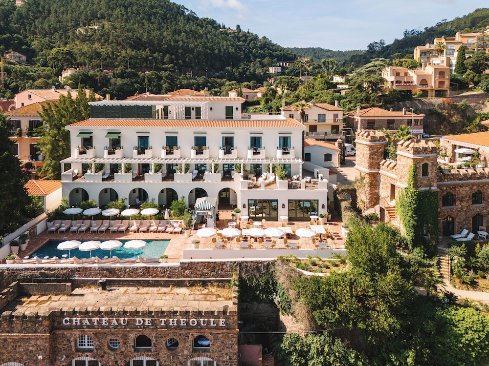 Château de Théoule — 5-Star Luxury Hotel in Theoule-Sur-Mer, France