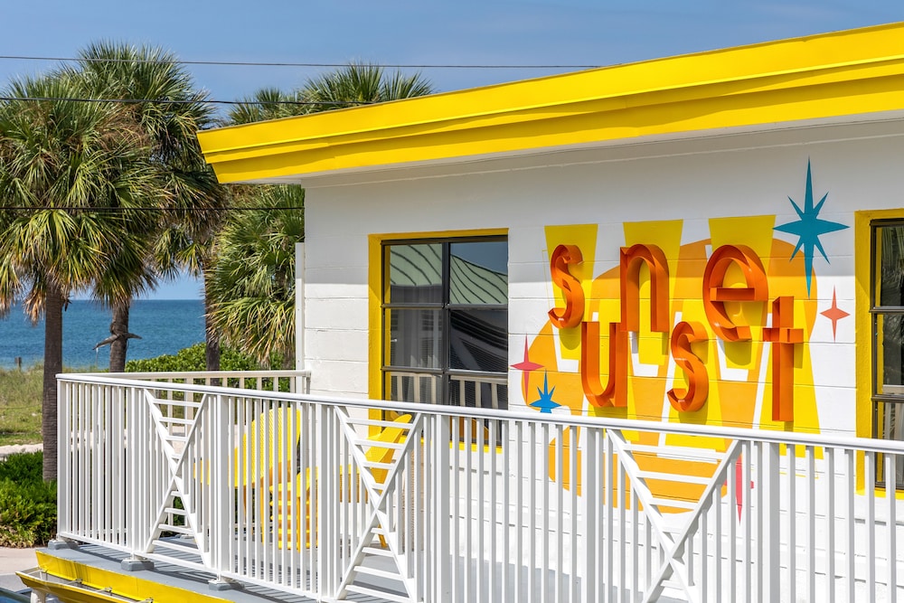 Sunset Inn & Cottages - photo 141