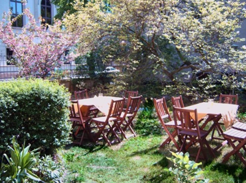Hotel Pelikan — Luckenwalde