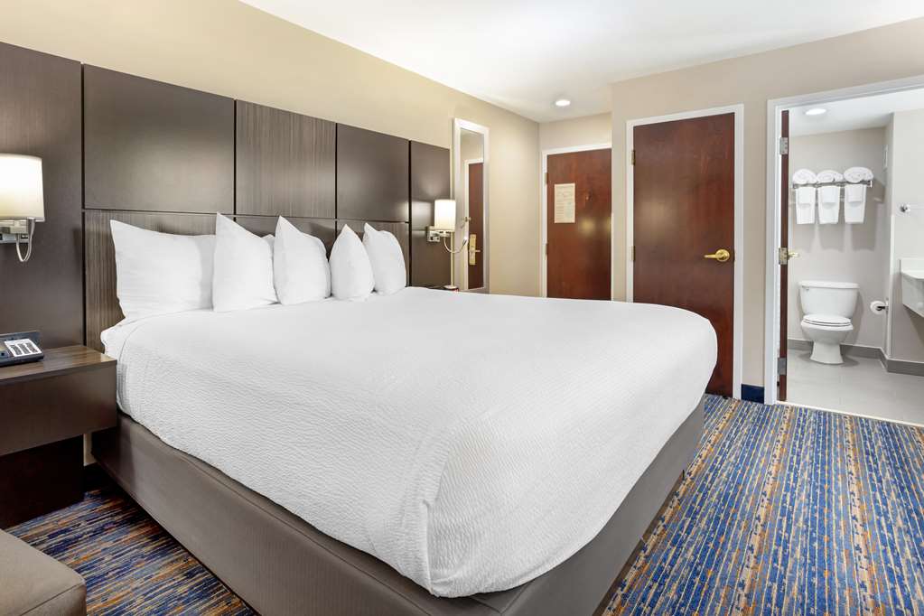 Best Western Plus Fairfield Hotel - photo 16