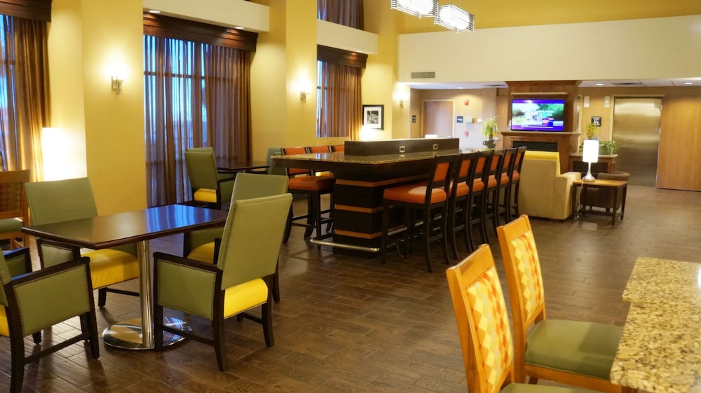 Hampton Inn & Suites Kingman - photo 27