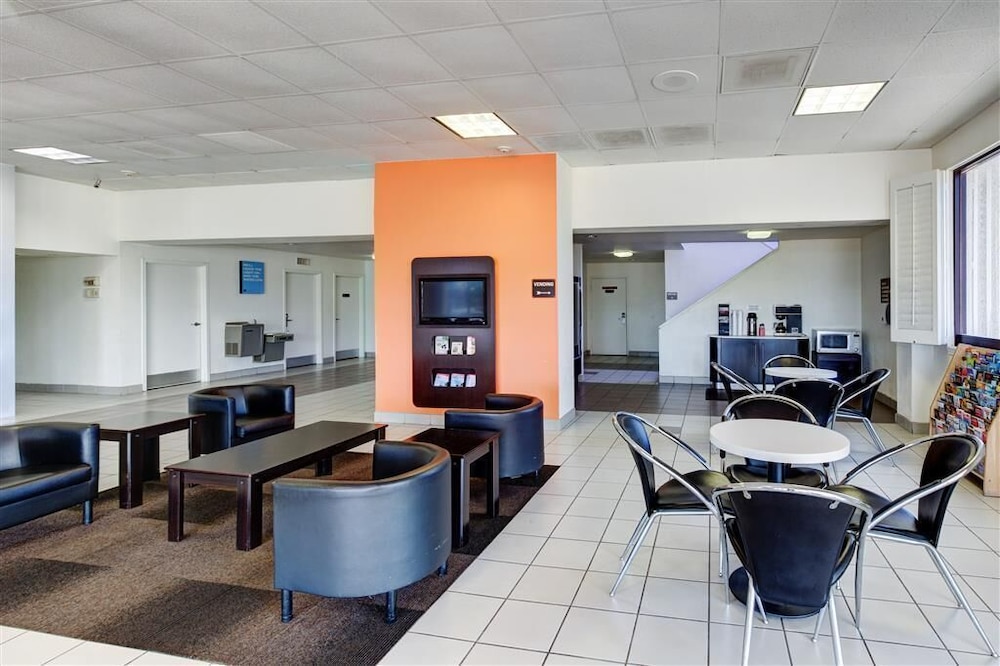 Executive Inn & Suites Hobby - photo 22