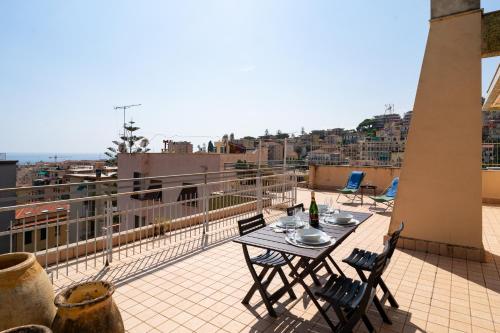 GuestHost Lovely Sea View Apt with Terrace and Balcony — 4-Star Luxury Hotel in Tronzano Lago Maggiore, Italy
