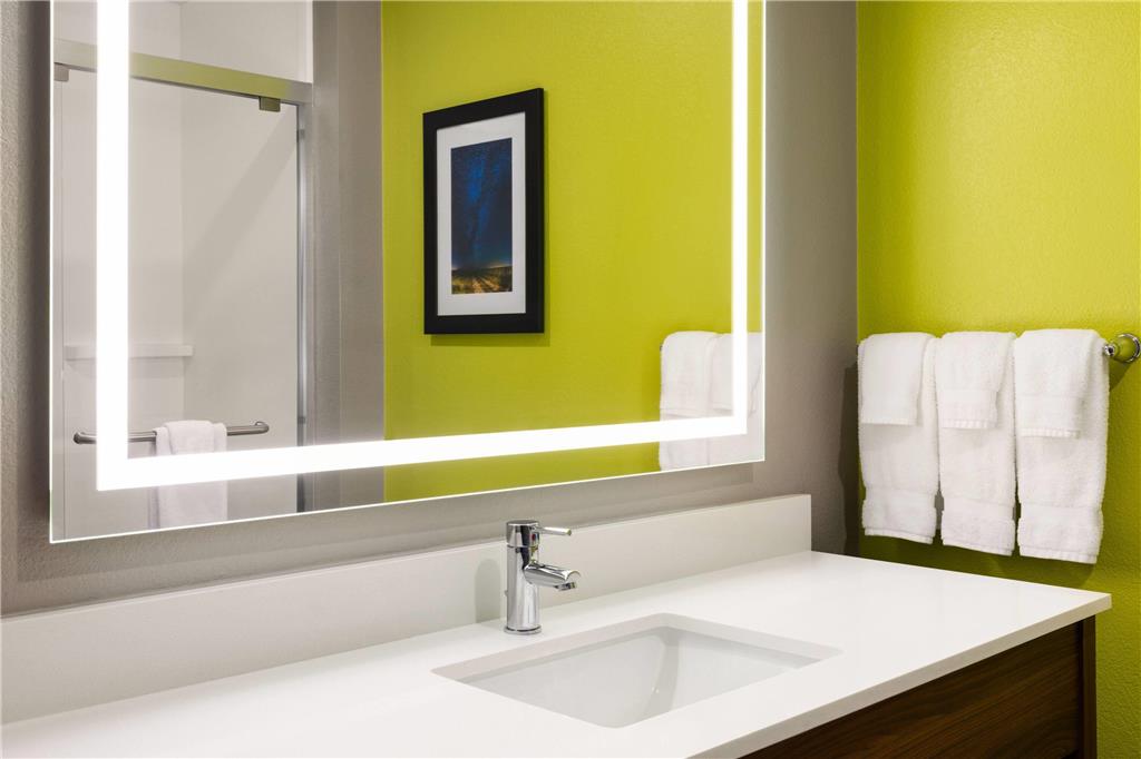 La Quinta Inn & Suites by Wyndham Shawnee - photo 22