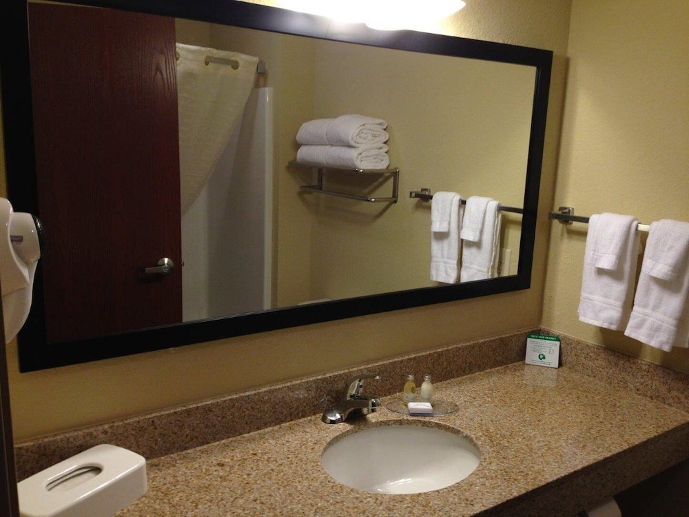 Cobblestone Inn & Suites Harper - photo 13