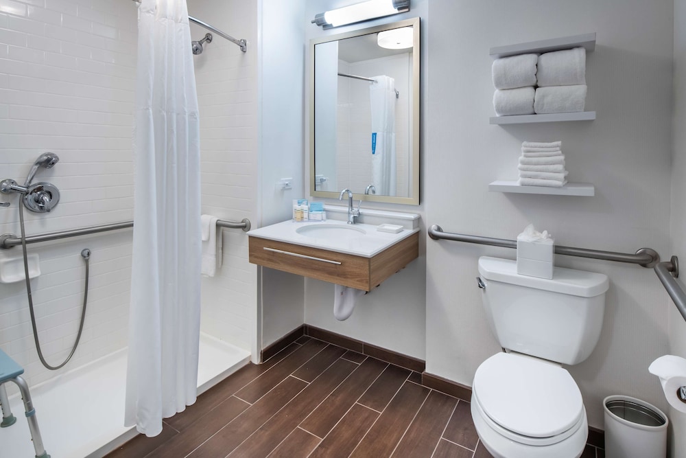 Hampton Inn & Suites Chicago Lincolnshire - photo 42